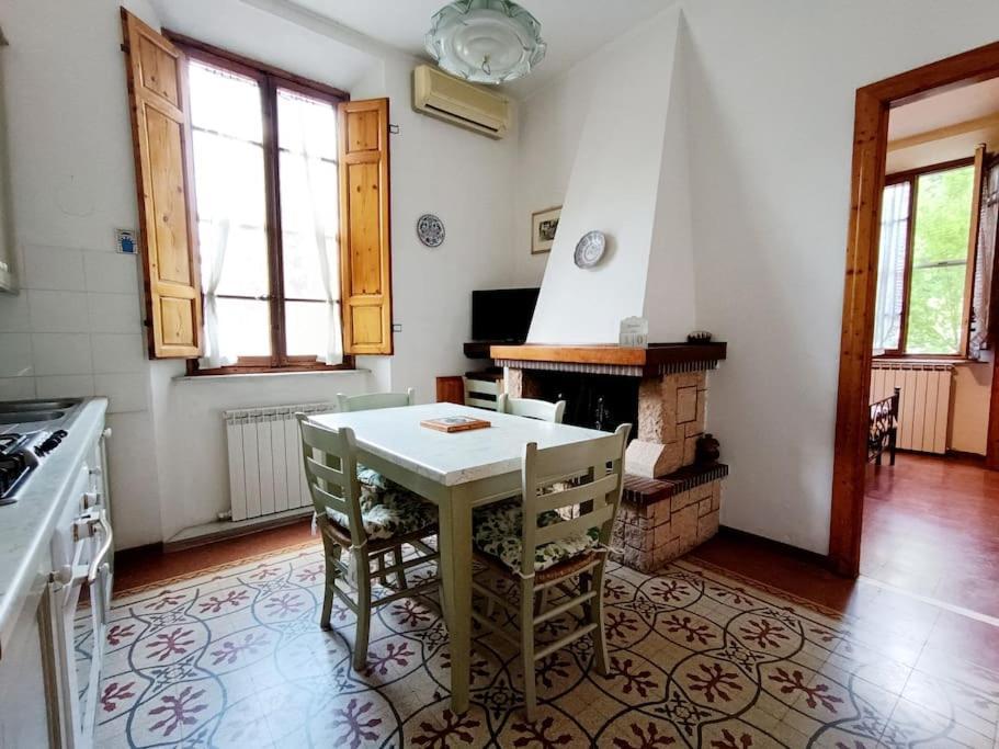 Just Outside The Wall: Free A/C, Bikes And Wifi Lucques Extérieur photo