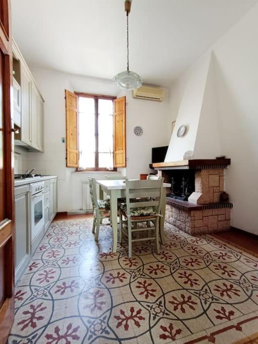 Just Outside The Wall: Free A/C, Bikes And Wifi Lucques Extérieur photo