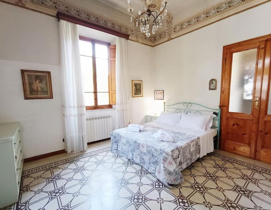 Just Outside The Wall: Free A/C, Bikes And Wifi Lucques Extérieur photo